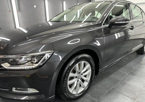 Volkswagen Passat cena 83500 przebieg: 126000, rok produkcji 2018 z Jasień małe 781